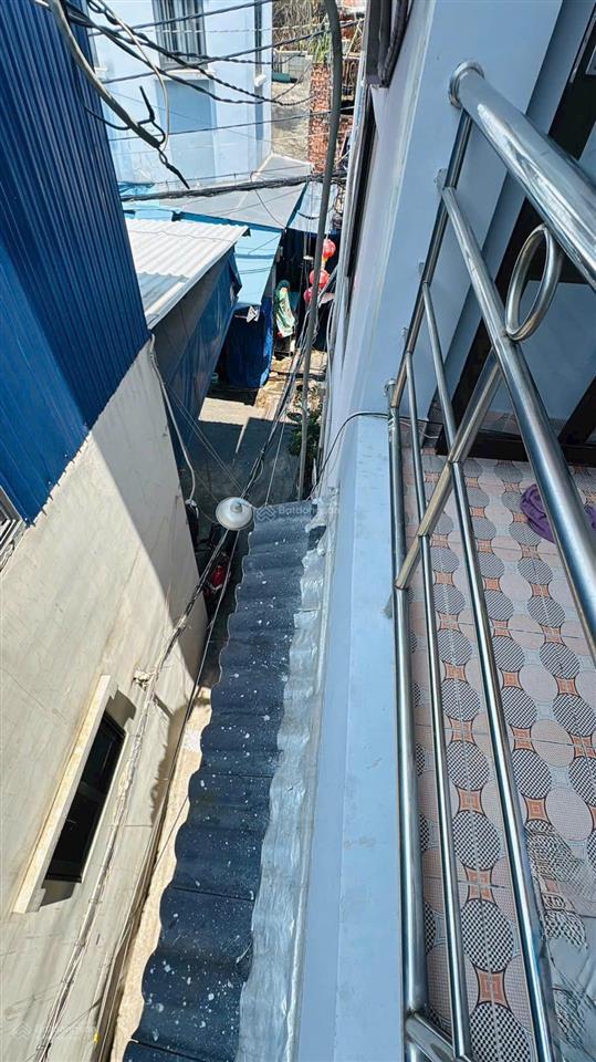 Nhà quận 6 hẻm xe hơi 2,68 tỷ  cách mặt tiền 20m