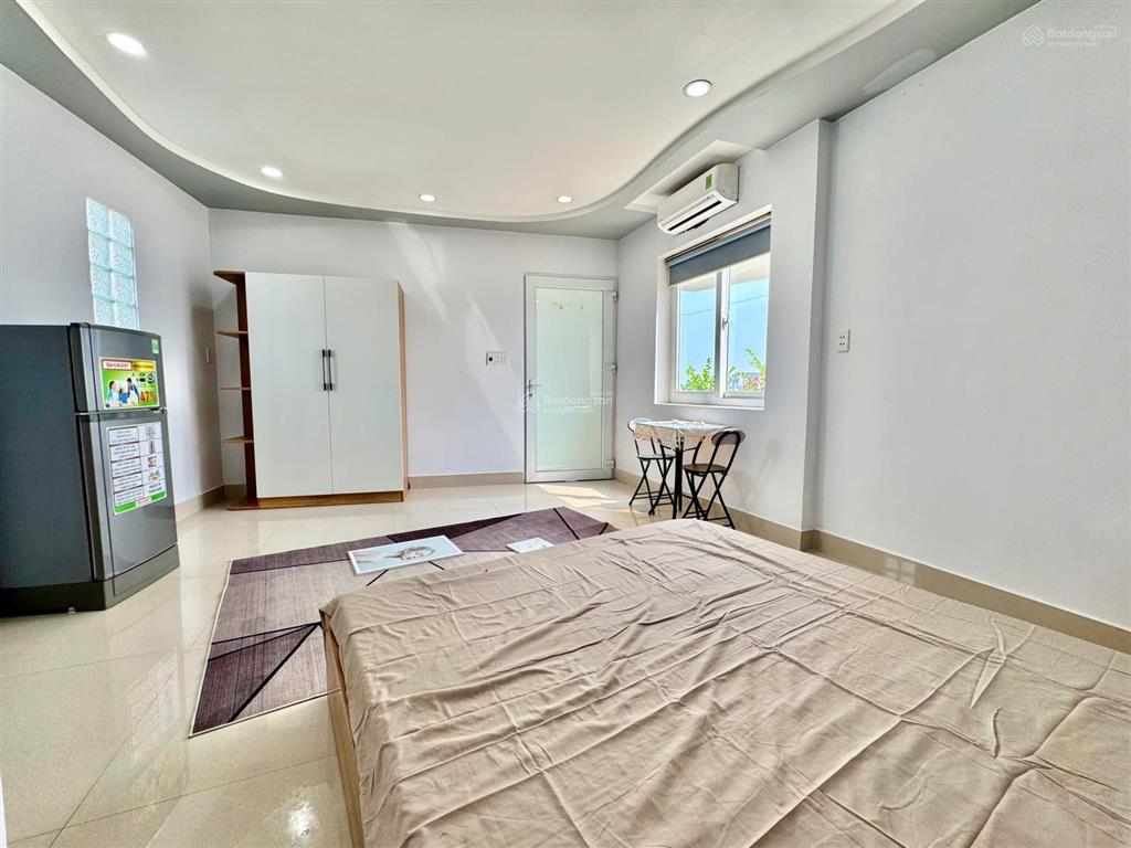 Cho thuê căn hộ studio full nội thất đẹp cửa sổ lớn gần mai chí thọ
