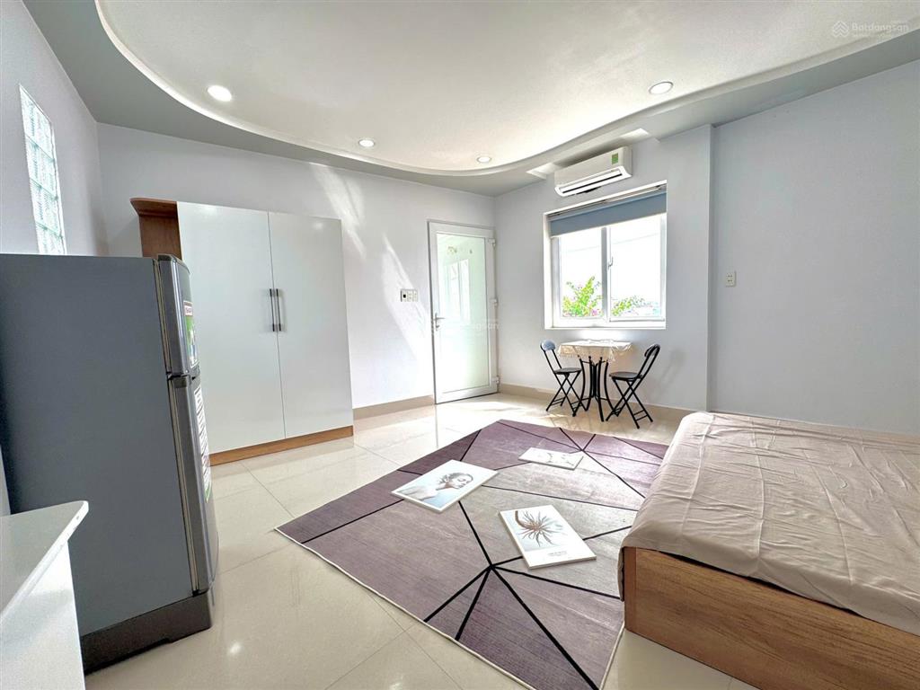 Cho thuê căn hộ studio full nội thất đẹp cửa sổ lớn gần mai chí thọ