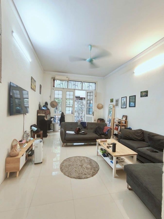 Bán nhà 95m² 4 tầng Đội Cấn, Ba Đình dân xây, gần phố chỉ 16,2 tỷ