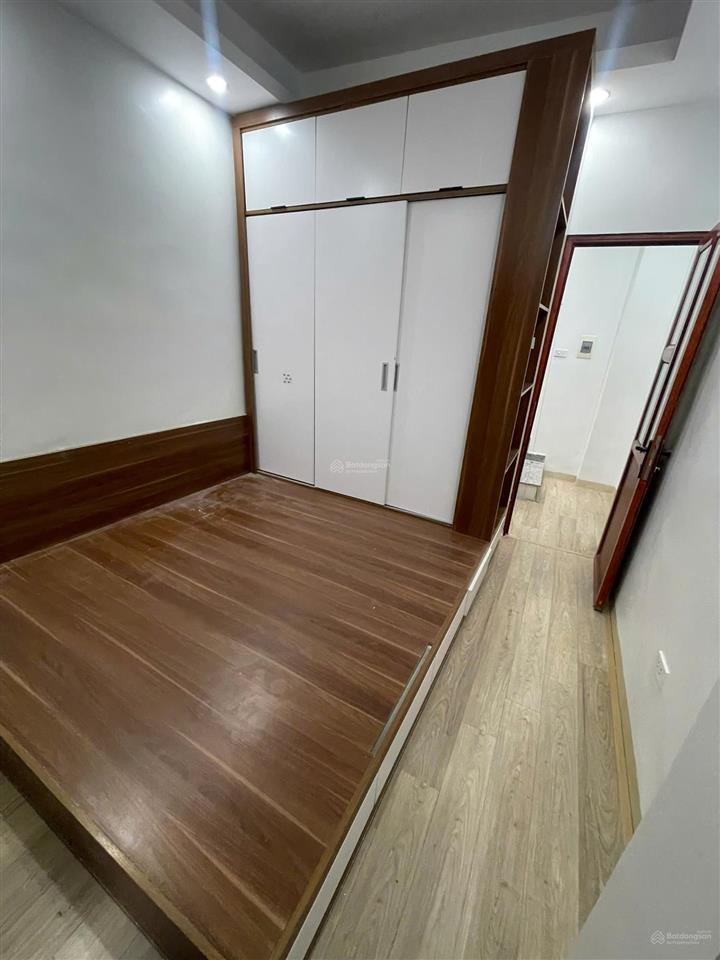 Bán nhà riêng ở la phù, 4,9 tỷ, 32m2, 3pn, 3wc, hàng hiếm tại giá tốt