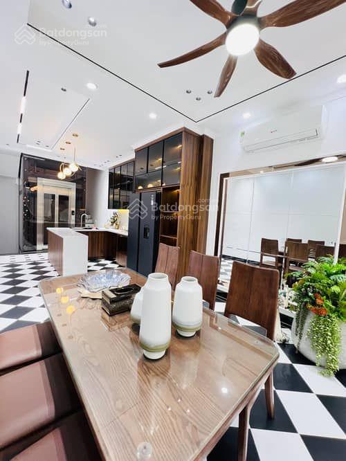 Bán nhà phố ngọc khánh, siêu đẹp, gần phố, thanh máy, nội thất 5 sao, ở ngay, 55m2 15.x tỷ