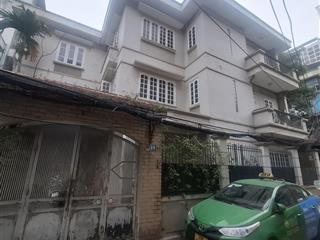 Cực hiếm, bán nhà xây văn phòng, biệt thự, ô tô tránh, lô góc 3 thoáng, gần phố, giá đầu tư 200m2