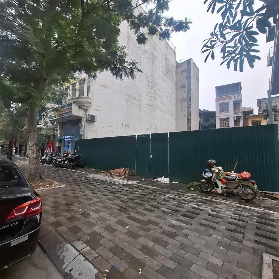 Cực hiếm, bán nhà mặt phố lạc long quân, view hồ, vỉa hè, kinh doanh đỉnh, 186m2 mặt tiền 10m 130ty
