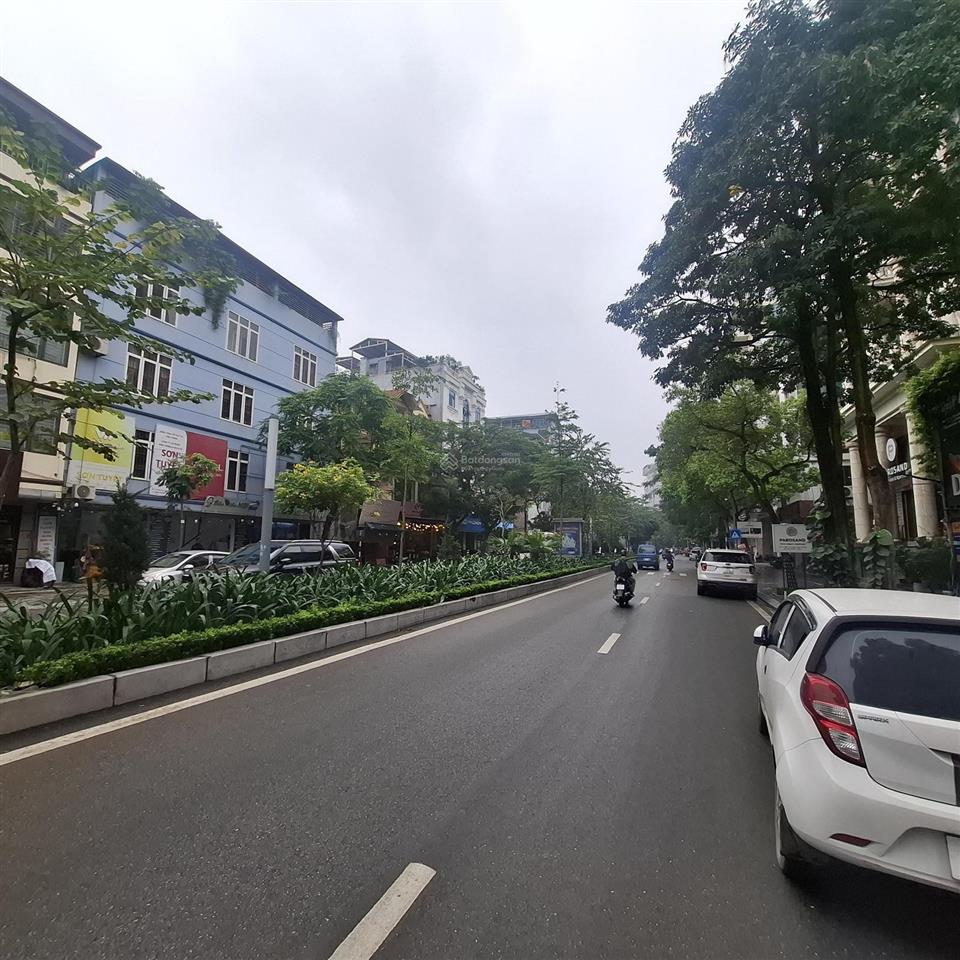 Cực hiếm, bán nhà mặt phố lạc long quân, view hồ, vỉa hè, kinh doanh đỉnh, 186m2 mặt tiền 10m 130ty
