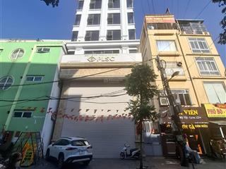 Cho thuê tòa nhà 8 tầng 1 hầm, nguyễn khánh toàn, 235m2/ sàn, có cho thuê lẻ theo sàn, vỉa hè rộng