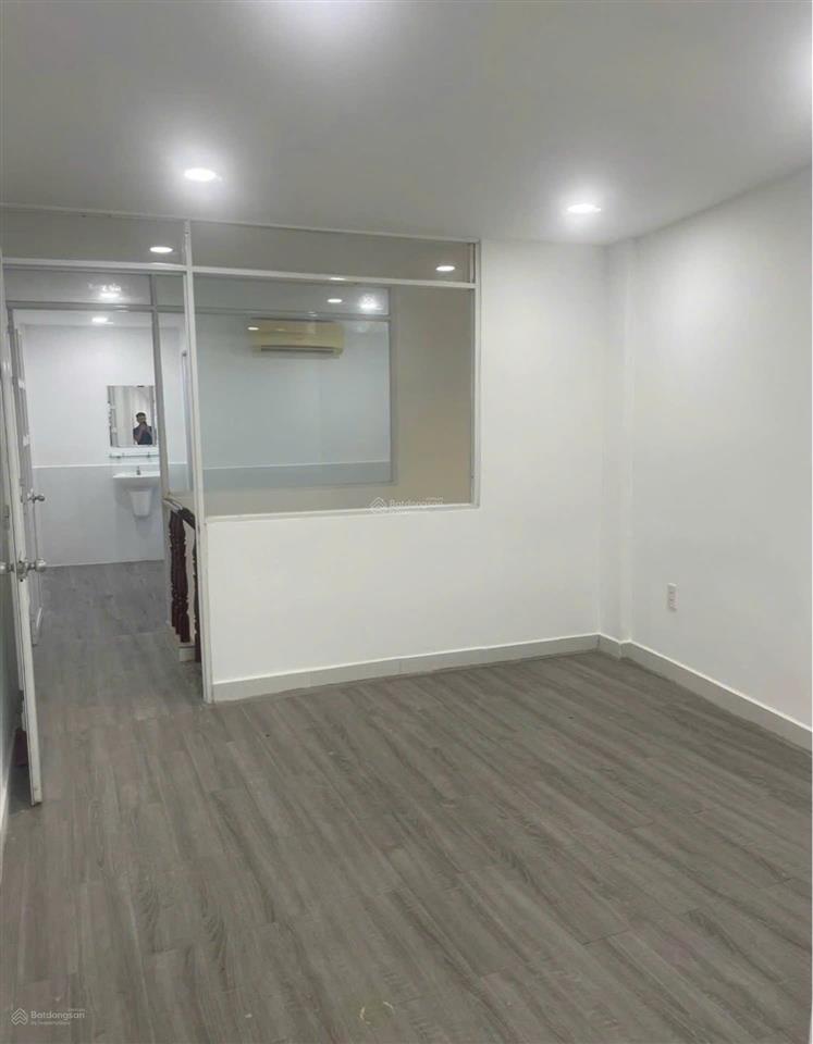 Nhỉnh 3.7 tỉ sở hữu nhà 40m2 nở hậu khu bàu cát sầm uất, ở quá sướng
