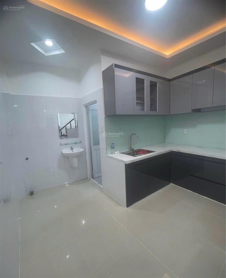 Nhỉnh 3.7 tỉ sở hữu nhà 40m2 nở hậu khu bàu cát sầm uất, ở quá sướng