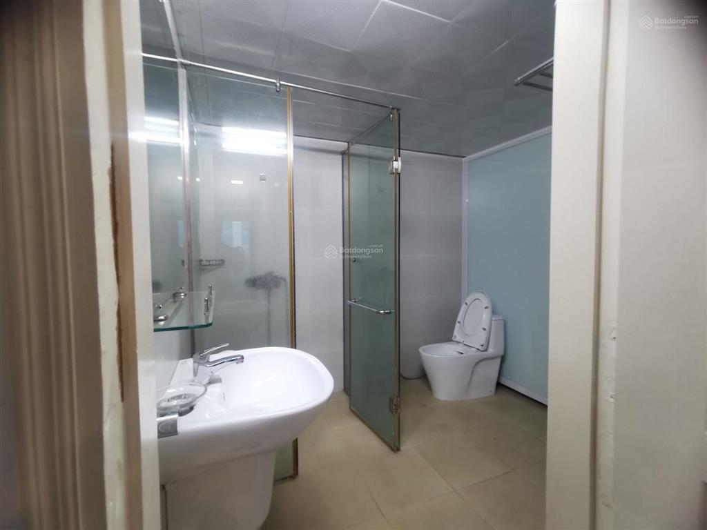 Cho thuê căn hộ 3 ngủ, full nội thất trần thái tông