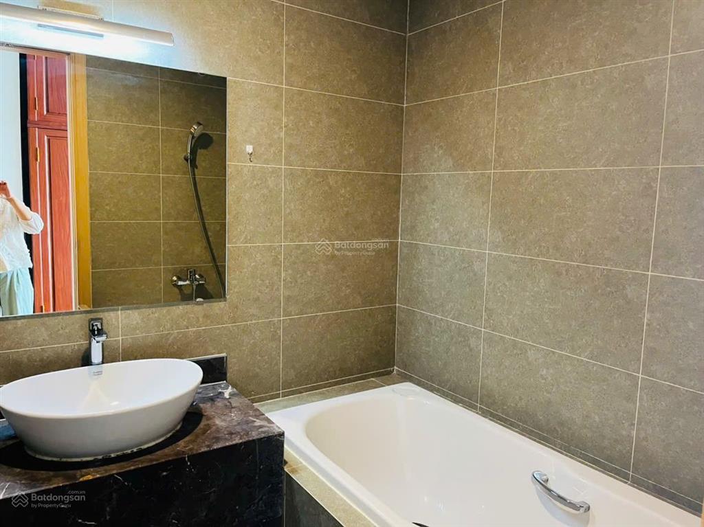 Căn hộ cao cấp 3 ngủ cầu giấy view công viên, bể bơi tầng 6, có slot ô tô