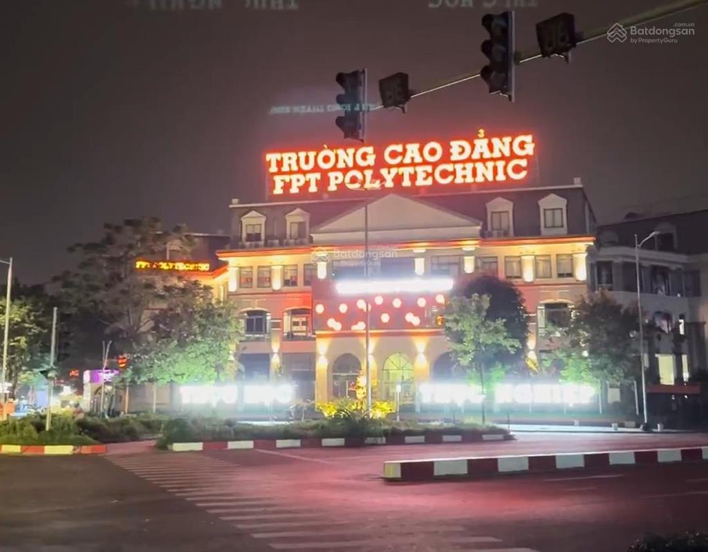 Để giá bằng giá xây thô năm ngoái, 8 tầng 27 phòng cạnh trường cao đẳng fpt