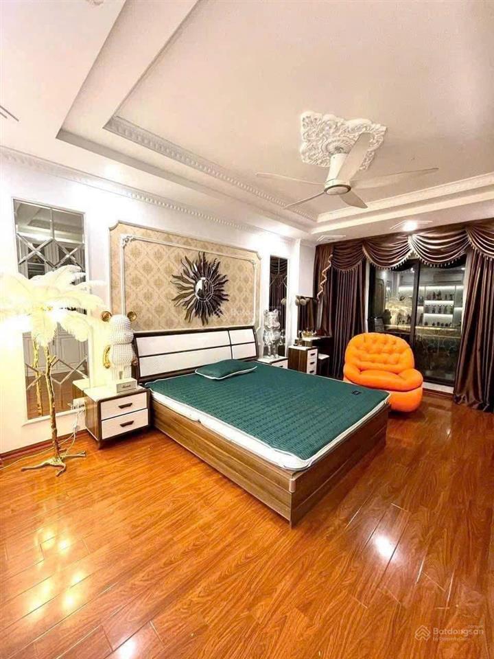 Cho thuê cả nhà 8 tầng full nội thất tân cổ điển ngõ ô tô tránh
