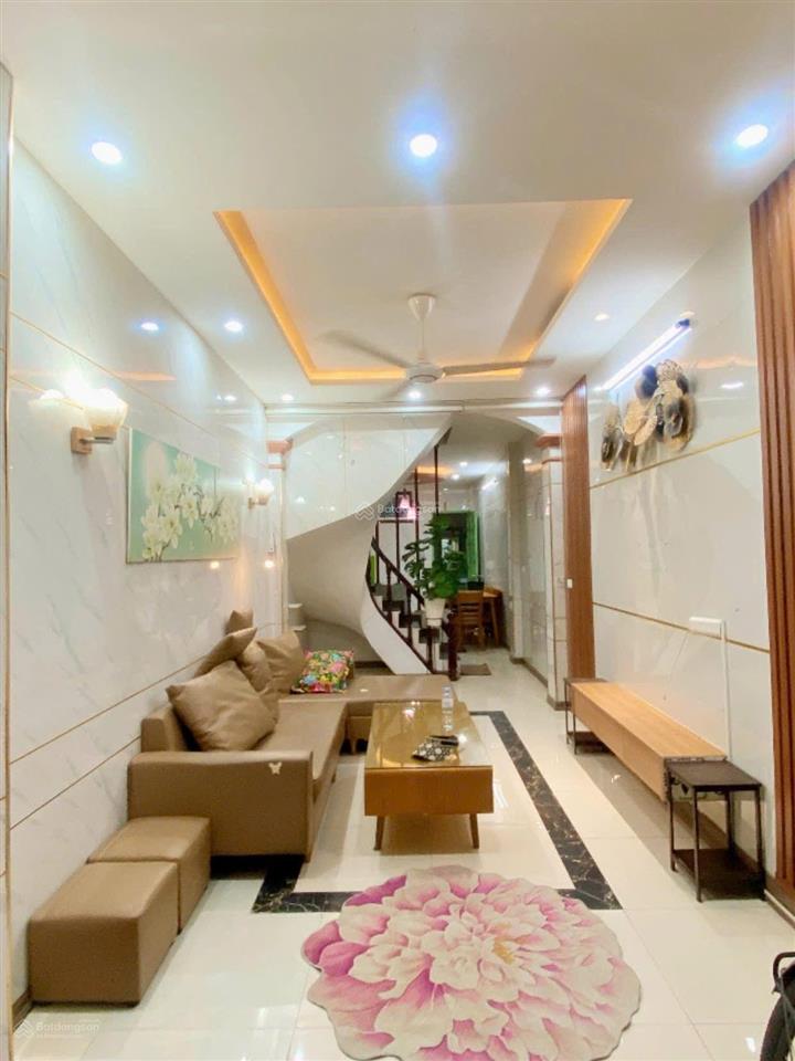 Cho thuê nhà 3 ngủ, đủ đồ cả 3 phòng phố quan nhân