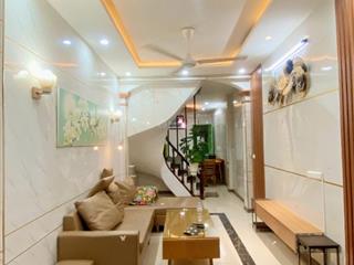Cho thuê nhà 3 ngủ, đủ đồ cả 3 phòng phố quan nhân