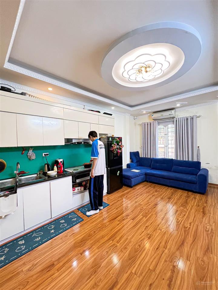 Cho thuê nhà 5 tầng 2 ngủ, 1 khách 35m2, full đồ phố khương hạ