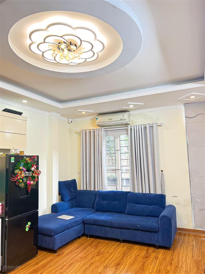 Cho thuê nhà 5 tầng 2 ngủ, 1 khách 35m2, full đồ phố khương hạ