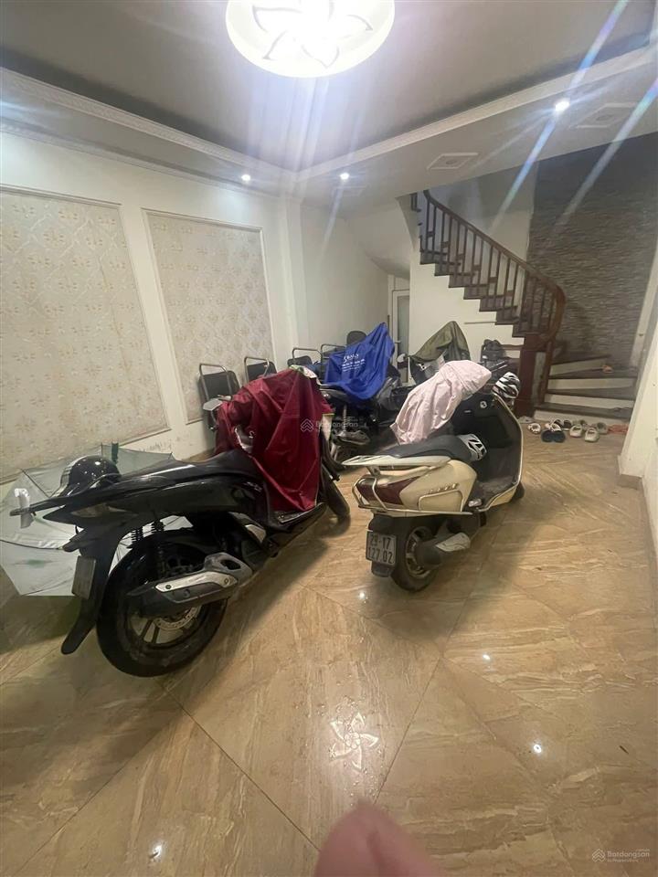Cho thuê nhà 5 tầng 2 ngủ, 1 khách 35m2, full đồ phố khương hạ