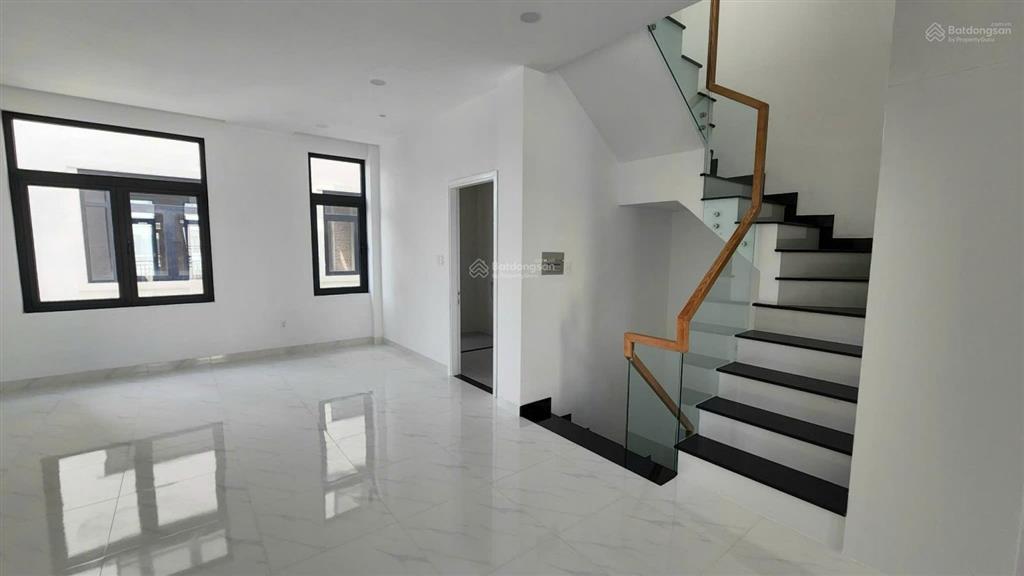 Cho thuê nhà 162m  5 tầng gần trường vinschool tại vinhomes grand park