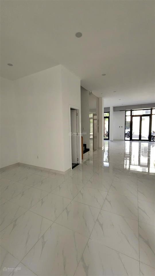 Cho thuê nhà 162m  5 tầng gần trường vinschool tại vinhomes grand park