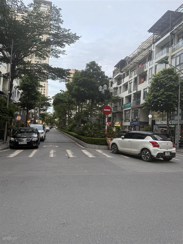 Cho thuê liền kề tt03, mon city, 60 triệu, 96m2, đầy đủ nội thất, 6 tầng, chính chủ, hot!