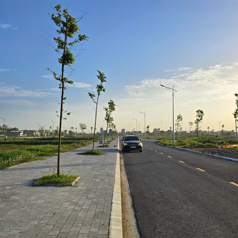 Siêu đẹp! lô đất mb520 đồng nhưng view công viên, bãi đỗ xe, sân thể thao