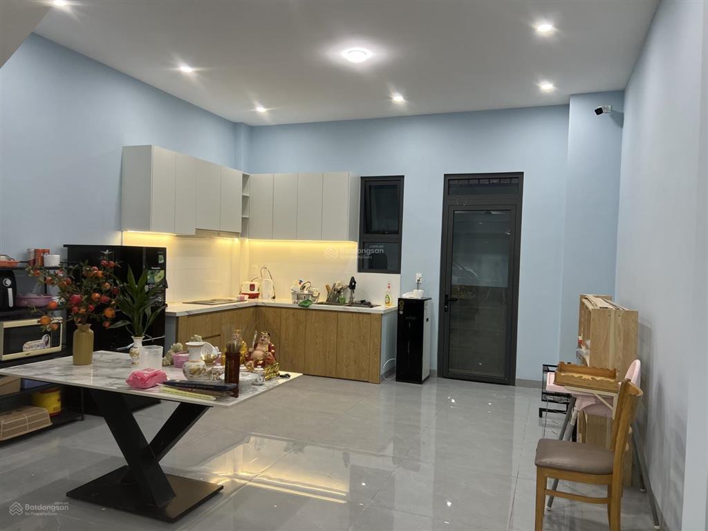 Bán nhà phố 3lầu sân thượng giá 10tỷ2 tl, hỗ trợ vay, 85m2(5x17) đối diện công viên, biệt thự