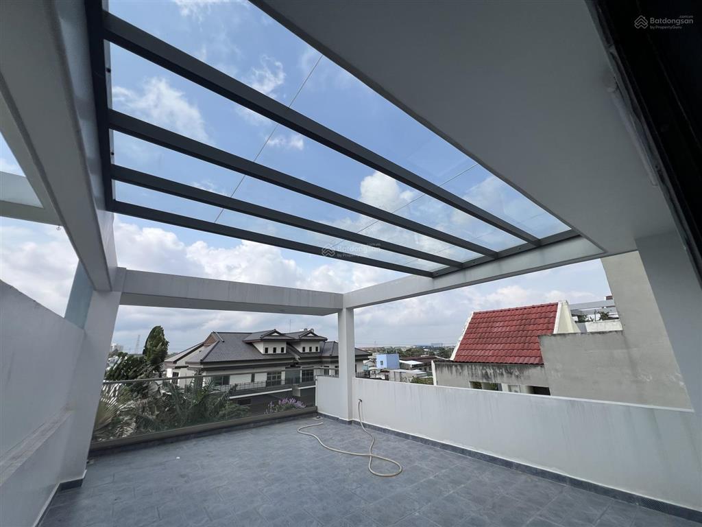 Bán nhà phố 3lầu sân thượng giá 10tỷ2 tl, hỗ trợ vay, 85m2(5x17) đối diện công viên, biệt thự