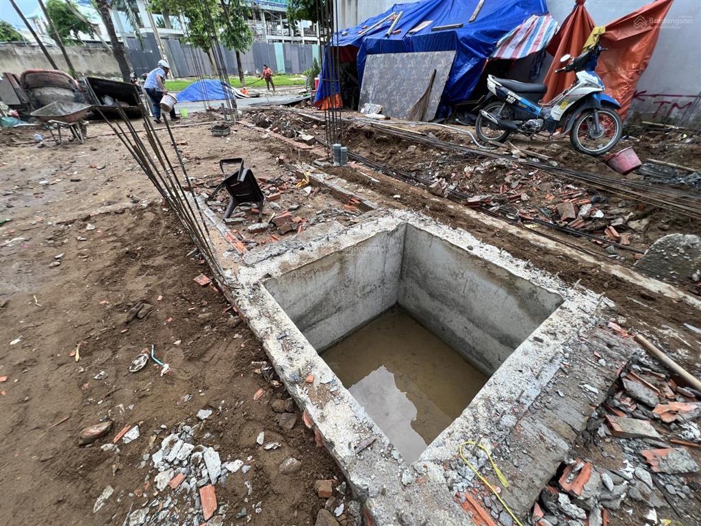 Bán nhà phố 3lầu sân thượng giá 10tỷ2 tl, hỗ trợ vay, 85m2(5x17) đối diện công viên, biệt thự