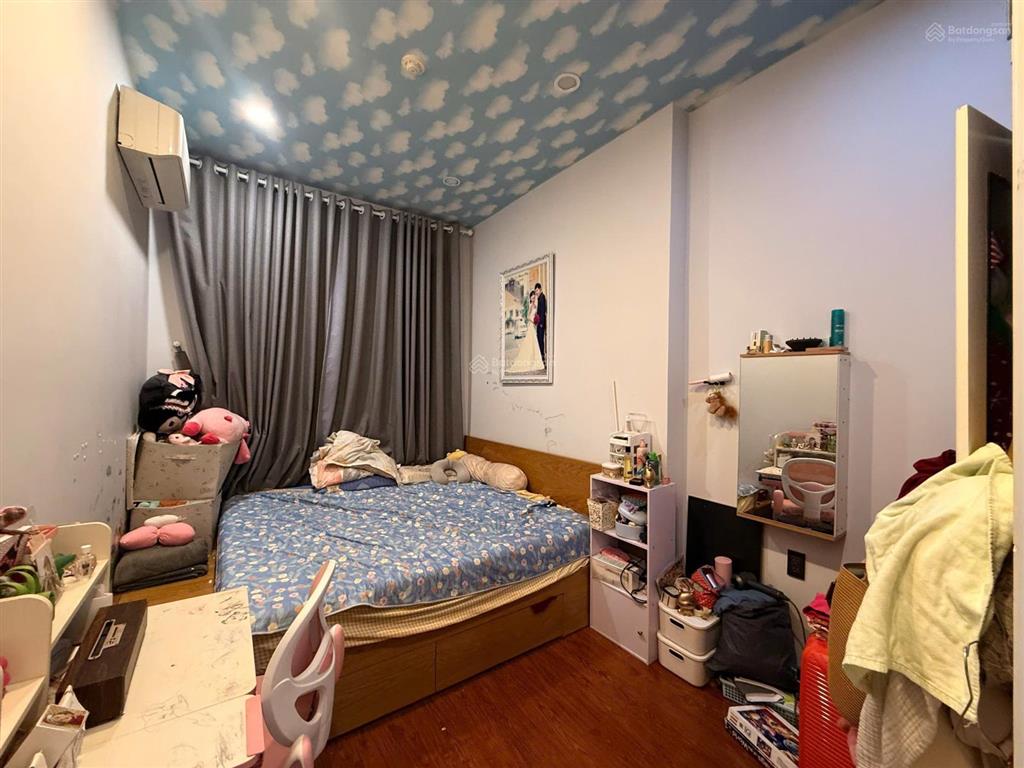 5ty7  căn 2pn1wc  đầy đủ nội thất tầng cao thoáng mát  chính chủ đang ở