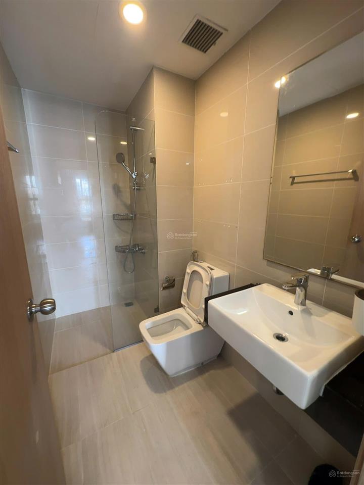 Căn 2pn, 2wc  nhà mới đầy đủ nội thất  tầng cao thoáng mát  dọn vào ở ngay