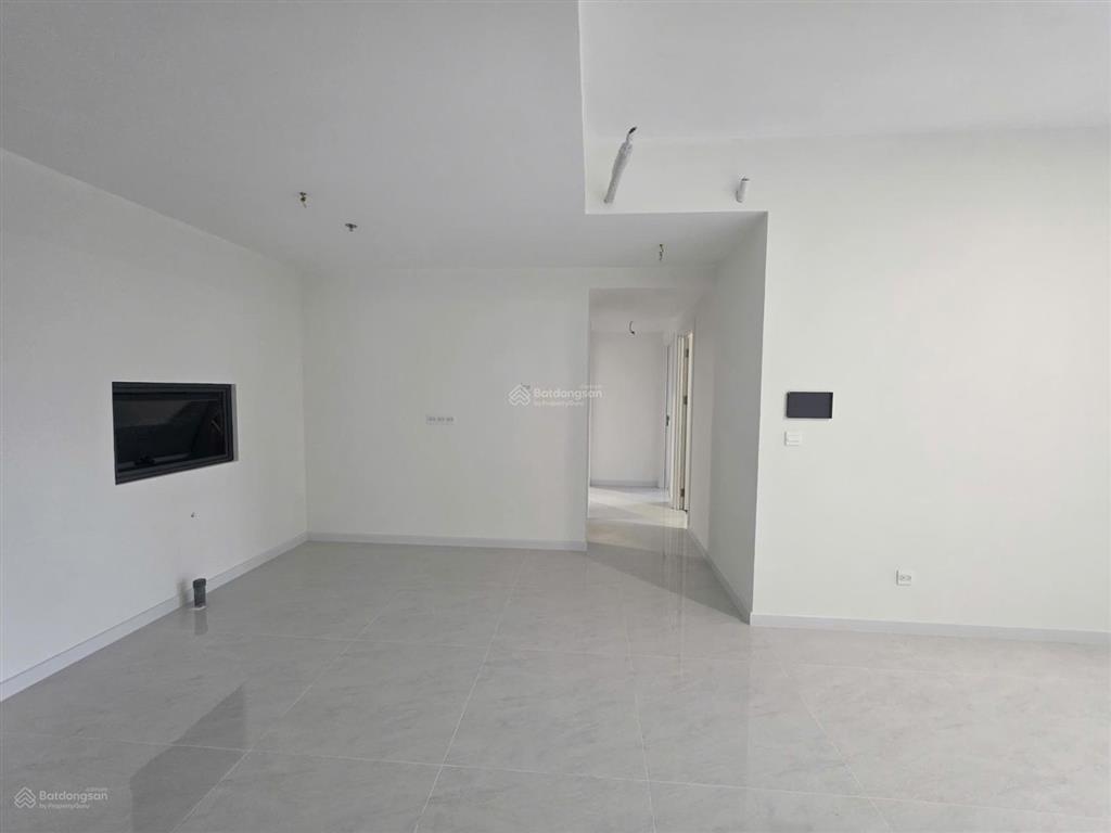 Căn 3pn.2wc  tầng cao view thoáng  nội thất full bếp rèm máy lạnh  đúng giá gặp chính chủ