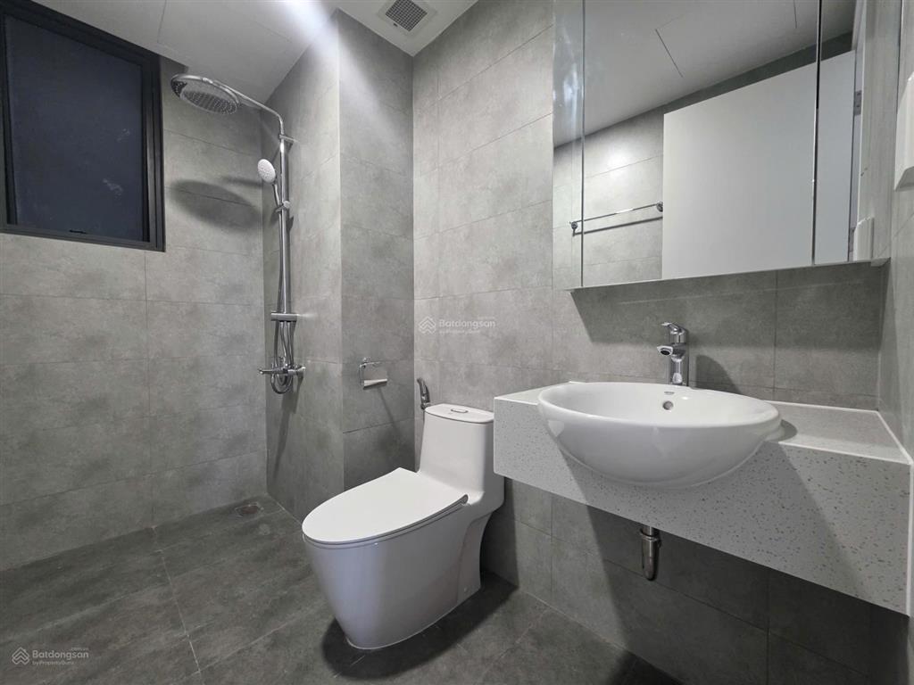 Căn 3pn.2wc  tầng cao view thoáng  nội thất full bếp rèm máy lạnh  đúng giá gặp chính chủ