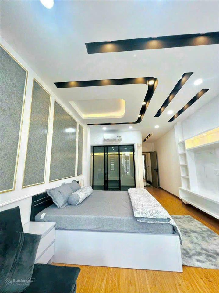 Nhà đẹp full nội thất cao cấp gần siêu thị eon bình tân 4 x 20m, có 3 lầu 5pn 5wc sân thượng