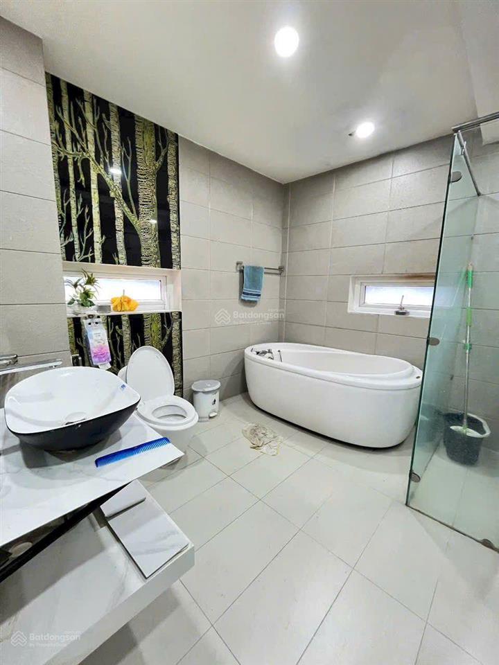 Biệt thự full nội thất cao cấp gần siêu thị eon bình tân 10 x 20 có 5pn 5wc sân thượng