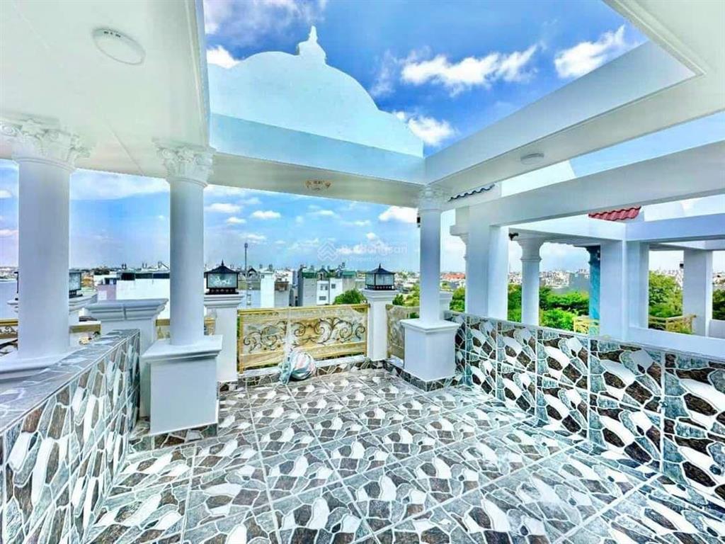 Nhà đẹp y hình 4 x 18 có 3 lầu 5pn 5wc sân thượng (gần khu tên lửa)