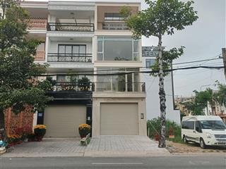 Nhà mặt tiền đường số 1 gần siêu thị eon bình tân 5 x 20 có 3 lầu 5pn 5wc sân thượng