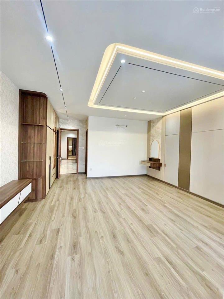 Nhà mặt tiền đường số 1 gần siêu thị eon bình tân, 5 x 20m có 3 lầu 5pn 5wc sân thượng