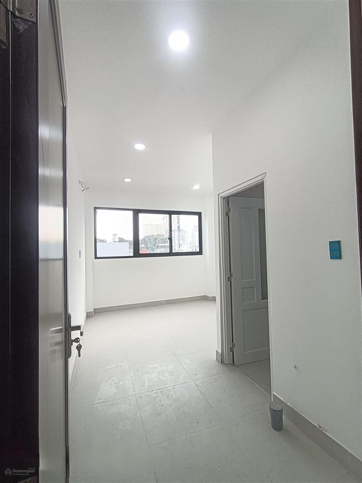 Nhà có cầu thang máy mặt tiền đường ngô quyền quận 10 (4 x 17 có 4 tầng 10pn 11wc) sân thượng