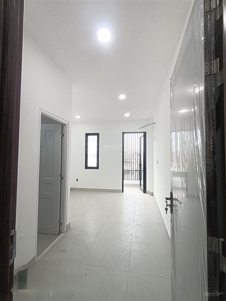 Nhà có cầu thang máy mặt tiền đường ngô quyền quận 10 (4 x 17 có 4 tầng 10pn 11wc) sân thượng