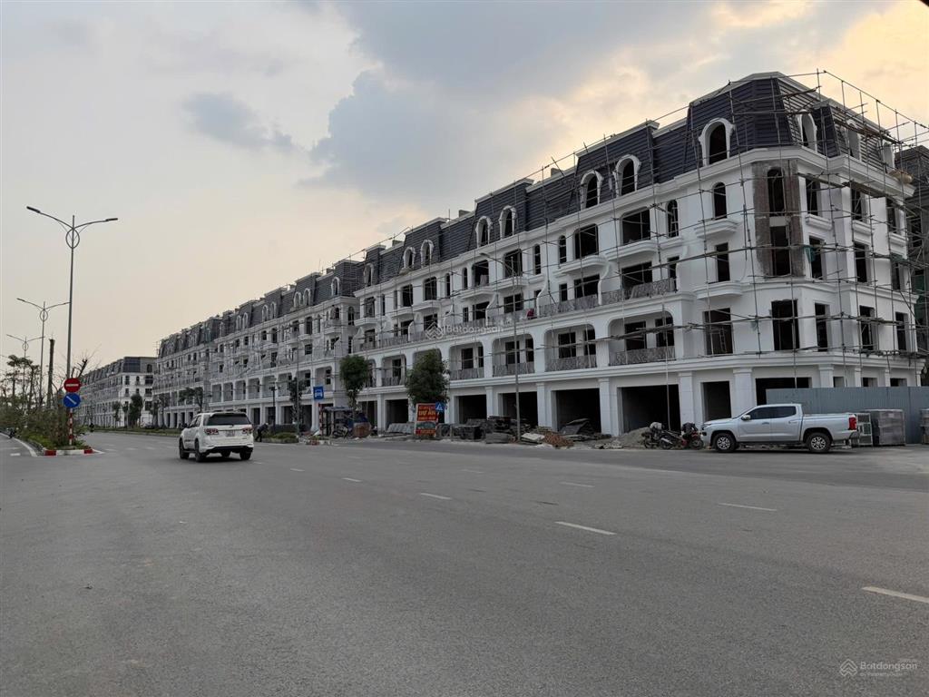 Vay vốn ngân hàng nhưng vẫn được giảm giá sâu chỉ có ở sky light, chỉ 13 tỷ cho căn shophouse