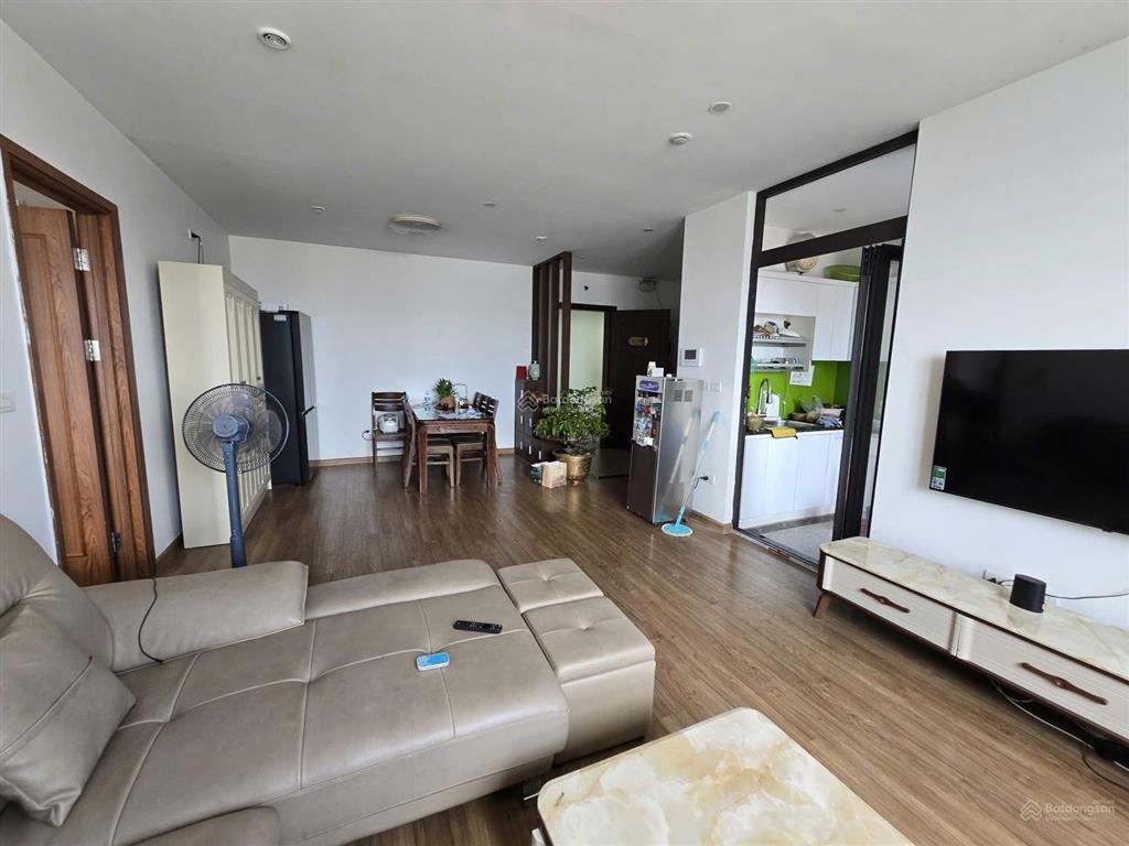 Cho thuê căn hộ full đồ 142m2, 4pn, 2wc