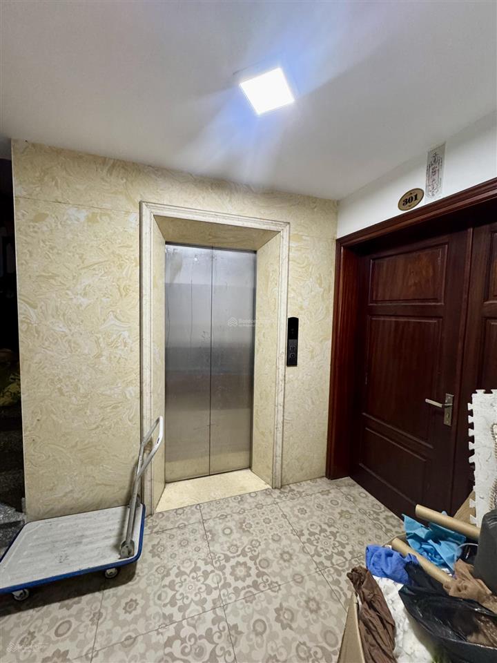 Chính chủ cho thuê văn phòng 550m2 số 2f ngõ 264 hoàng văn thái, khương đình, hà nội