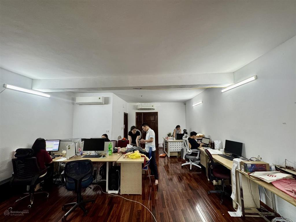 Chính chủ cho thuê văn phòng 550m2 số 2f ngõ 264 hoàng văn thái, khương đình, hà nội