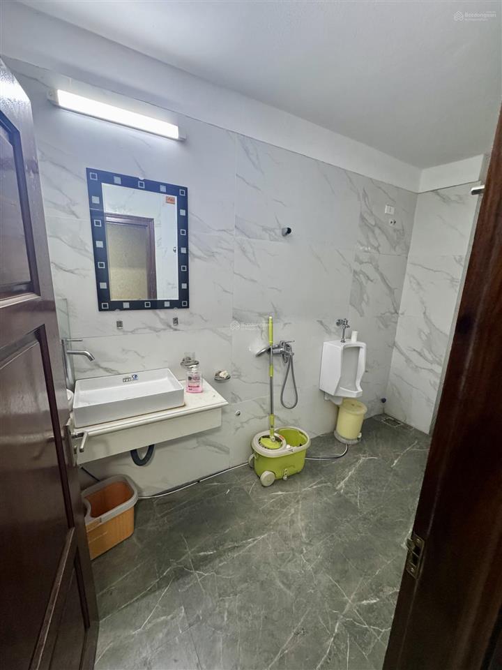 Chính chủ cho thuê văn phòng 550m2 số 2f ngõ 264 hoàng văn thái, khương đình, hà nội
