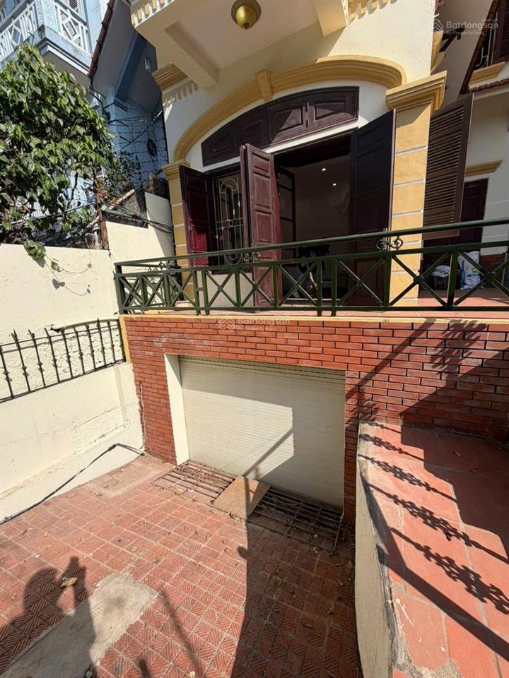 Cho thuê biệt thự 350m² âu cơ, hn  cực hợp làm văn phòng & vận hành online, homestay