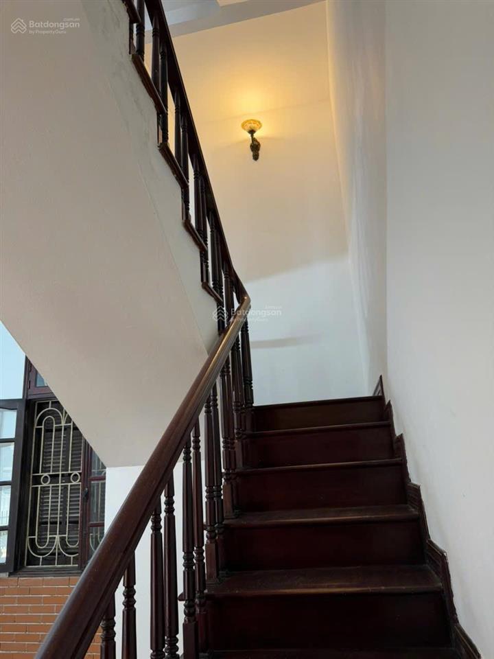 Cho thuê biệt thự 350m² âu cơ, hn  cực hợp làm văn phòng & vận hành online, homestay