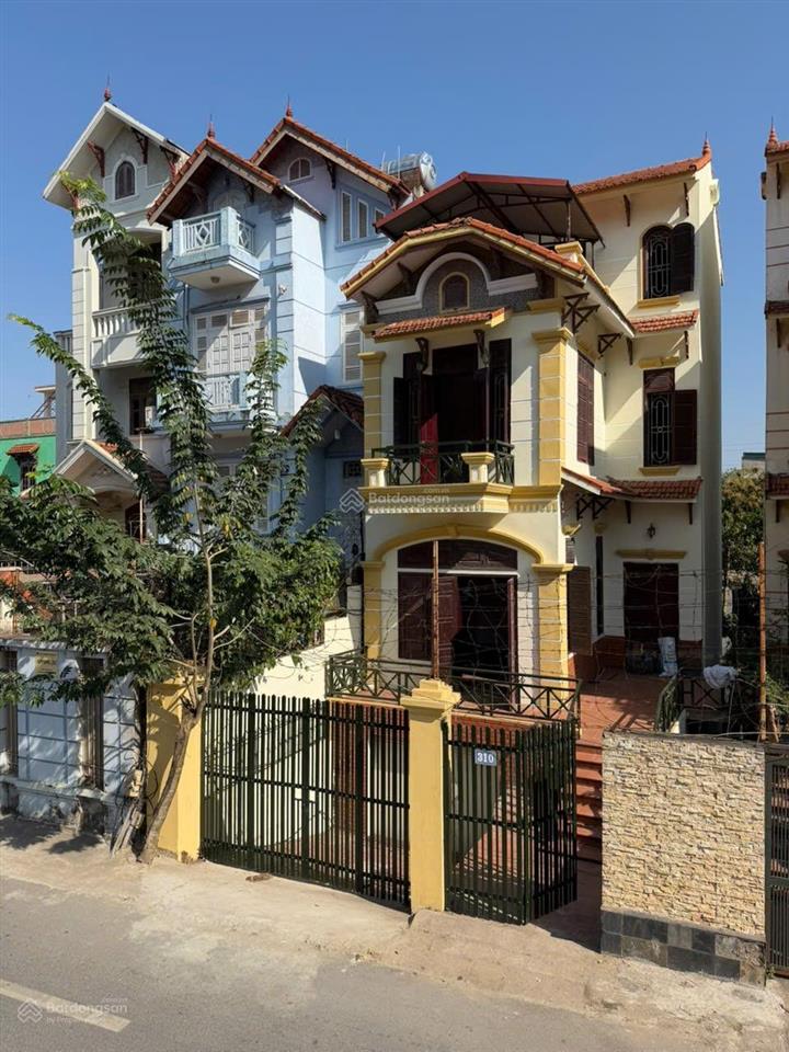 Cho thuê biệt thự 350m² âu cơ, hn  cực hợp làm văn phòng & vận hành online, homestay
