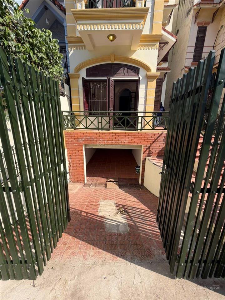 Cho thuê biệt thự 350m² âu cơ, hn  cực hợp làm văn phòng & vận hành online, homestay