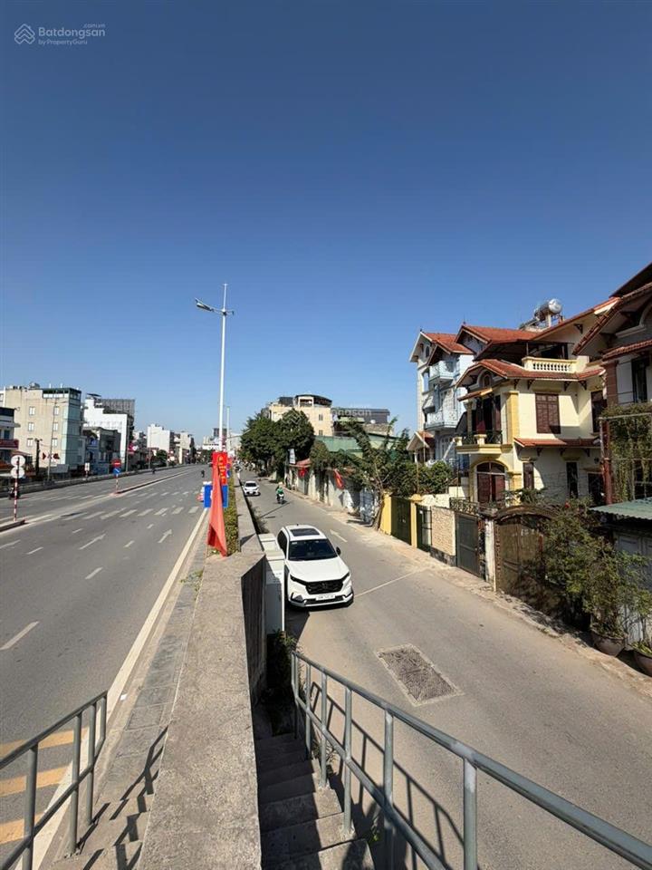 Cho thuê biệt thự 350m² âu cơ, hn  cực hợp làm văn phòng & vận hành online, homestay