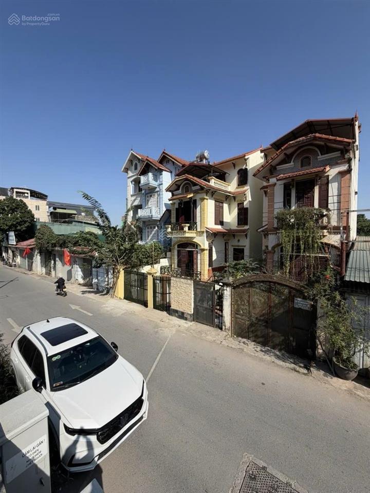 Cho thuê biệt thự 350m² âu cơ, hn  cực hợp làm văn phòng & vận hành online, homestay